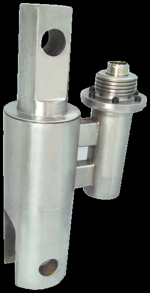 WIKA-ST wireline tension load cell &mdash; all-welded stainless well-service cell with an integral tongue-and-yoke shackle and field-replaceable amplifier.
